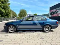 2000 BMW 523