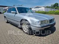 2000 BMW 735