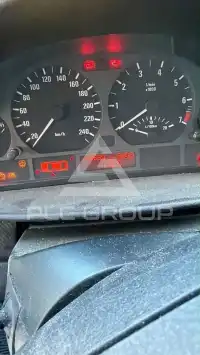 2000 BMW 318
