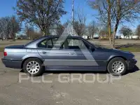 2000 BMW 728