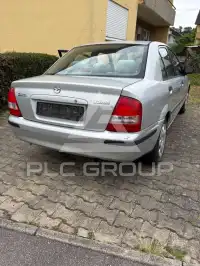 2000 Mazda 323