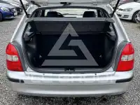 2000 Mazda 323