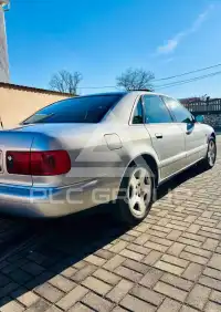 2000 Audi A8