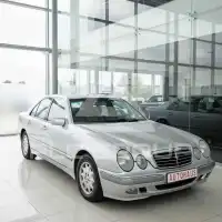 2000 Mercedes Benz E 220