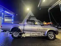 2001 Mitsubishi L200