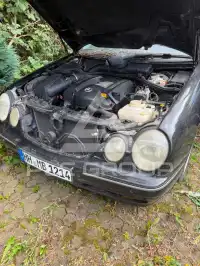2001 Mercedes Benz E 320