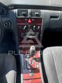 2001 Mercedes Benz E 200