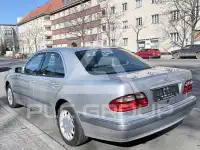 2001 Mercedes Benz E 220