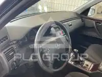 2001 Mercedes Benz E 220