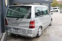 2001 Mercedes Benz V 220