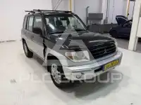 2002 Mitsubishi PAJARO