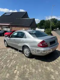 2002 Mercedes Benz E 200