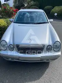 2002 Mercedes Benz E 200