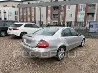 2002 Mercedes Benz E 220