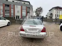 2002 Mercedes Benz E 220