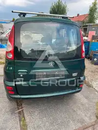2002 Toyota YARIS