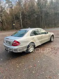 2003 Mercedes Benz E 220