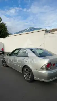 2003 Lexus IS200