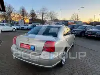 2003 Toyota Avensis