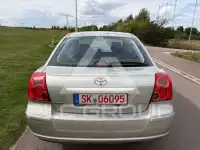 2003 Toyota Avensis