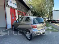 2003 Toyota YARIS