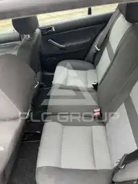 2003 Volkswagen GOLF