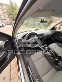 2003 Volkswagen GOLF
