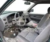 2004 Nissan KICKS