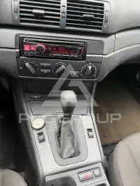 2004 BMW 318