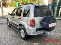 2004 Jeep CHEROKEE