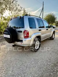 2004 Jeep CHEROKEE