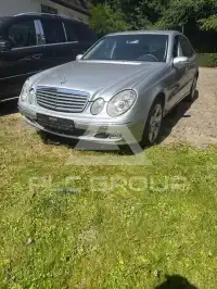 2004 Mercedes Benz E 220
