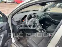 2004 Toyota Avensis