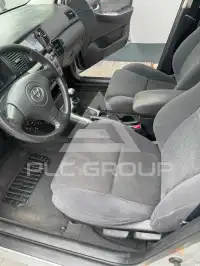 2004 Toyota COROLLA