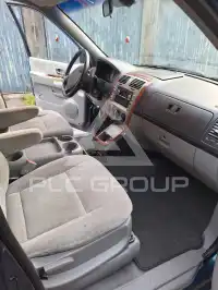 2004 KIA Carnival