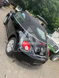 2004 Volkswagen BEETLE