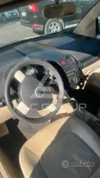 2004 Volkswagen BEETLE