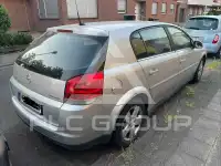 2004 Opel Signum