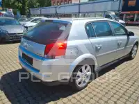 2004 Opel Signum