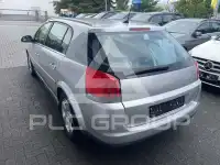 2004 Opel Signum