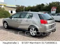 2004 Opel Signum