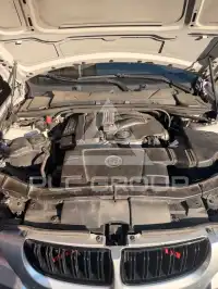 2005 BMW 320