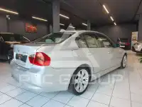 2005 BMW 320