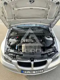 2005 BMW 320
