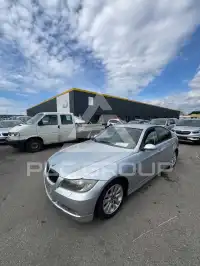 2005 BMW 320