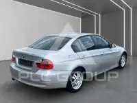 2005 BMW 320