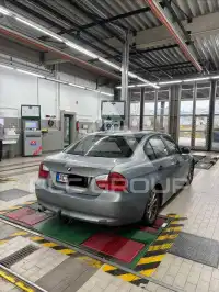 2005 BMW 318