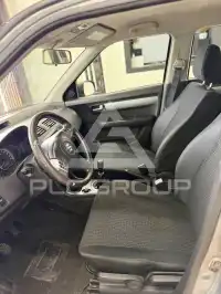 2005 Suzuki SWIFT