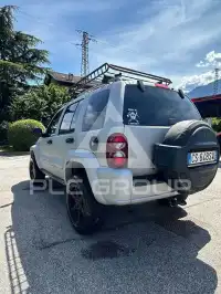 2005 Jeep CHEROKEE