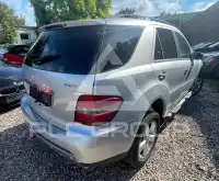 2005 Mercedes Benz ML 500